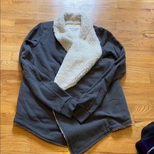 Sweatshirt Sherpa lined jacket